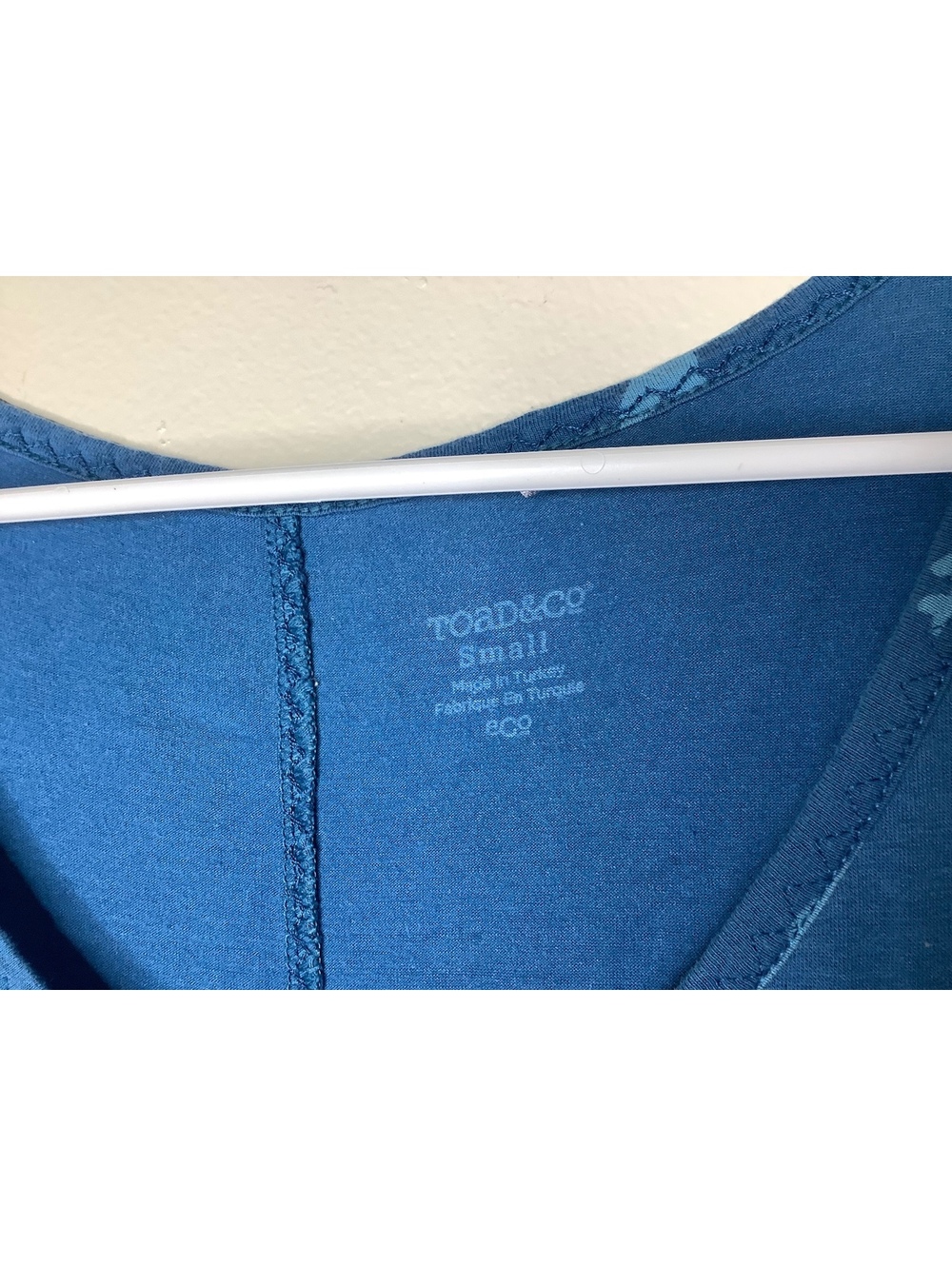 < Toad & Co. Muse Dress Blue Bird Design With Gathered Side Hem > - Picture 7 of 8